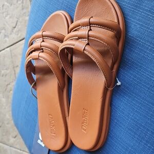 Sz 7-  OluKai Tiare Leather Slides Sandals Fox Brown W/ White Stitching 7, EU 37